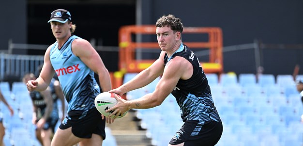 'Good to get a footy in my hands': Dykes back in training with senior Sharks
