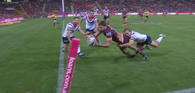 Oates gets over for Broncos' first