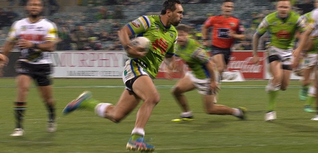 Austin picks Peachey's pocket