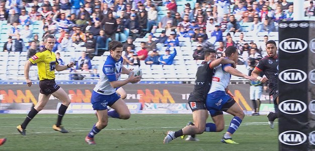 Lewis extends Bulldogs lead