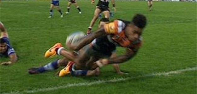 Rd 8 Magic Moment: Bulldogs v Wests Tigers