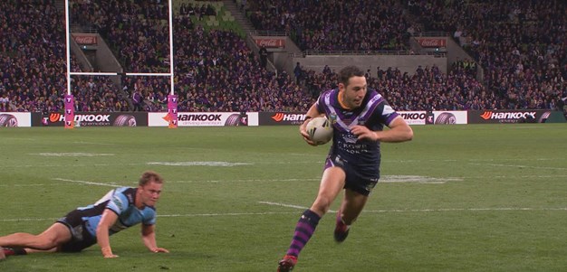 Slater stops Feki with shoulder charge