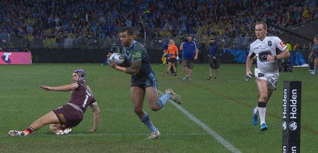 Blues left edge sends Addo-Carr in for his second try