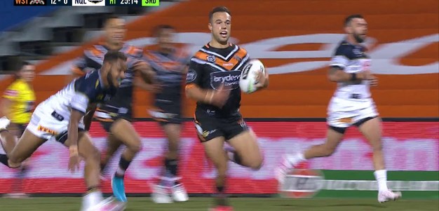 The Wests Tigers just keep producing unbelievable team tries