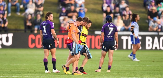 Munster leaves the field with knee injury