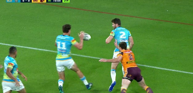 Oates fails to diffuse kick and Stone is there for the Titans