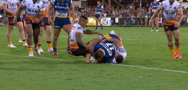 Mahoney feeds Bryce Cartwright