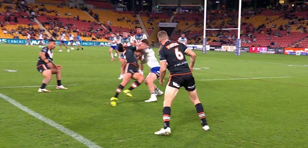 Aitken swats away Nofoaluma