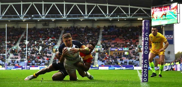 Makinson scores a record five tries