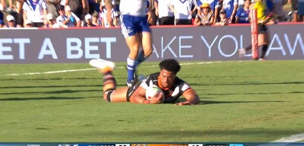 Razzle Dazzle Wests Tigers try