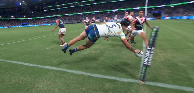 Simonsson finishes the try