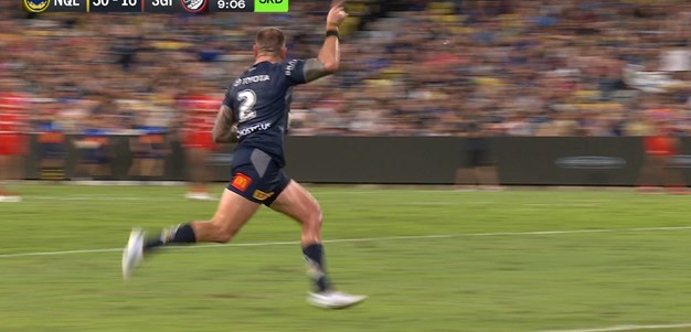 Feldt steals a try