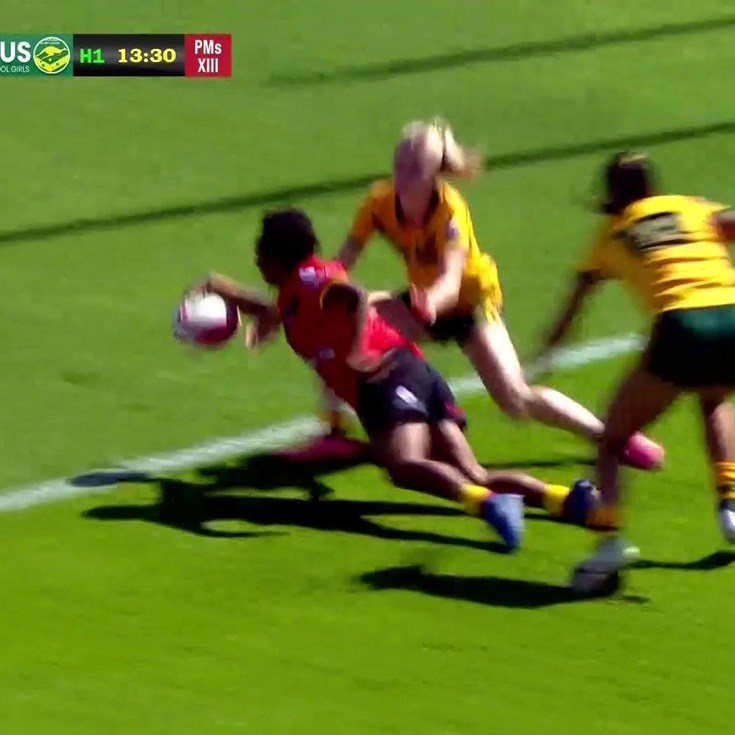 Deborah Kitipa scores a brilliant individual try