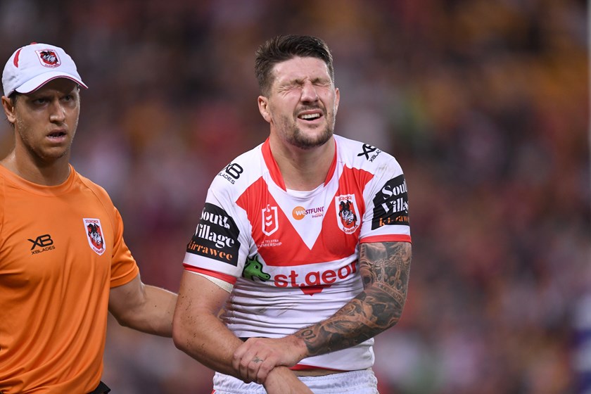 Dragons captain Gareth Widdop hurts shoulder in round three.