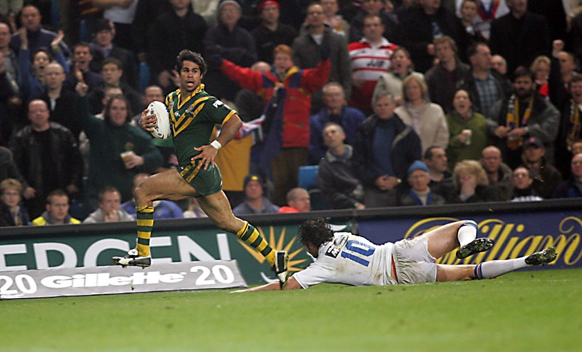 Matt Sing at his elusive best for the Kangaroos in 2004.