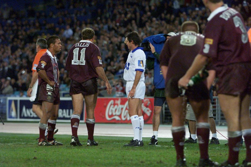 Gorden Tallis is sent off by Bill Harrigan in Origin I, 2000.