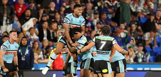 Sharks dig deep to run down Warriors in Auckland